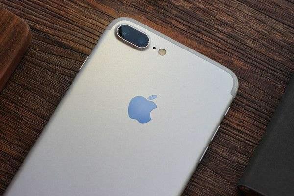 苹果维修点分享iPhone XS手机换屏幕总成维修教程